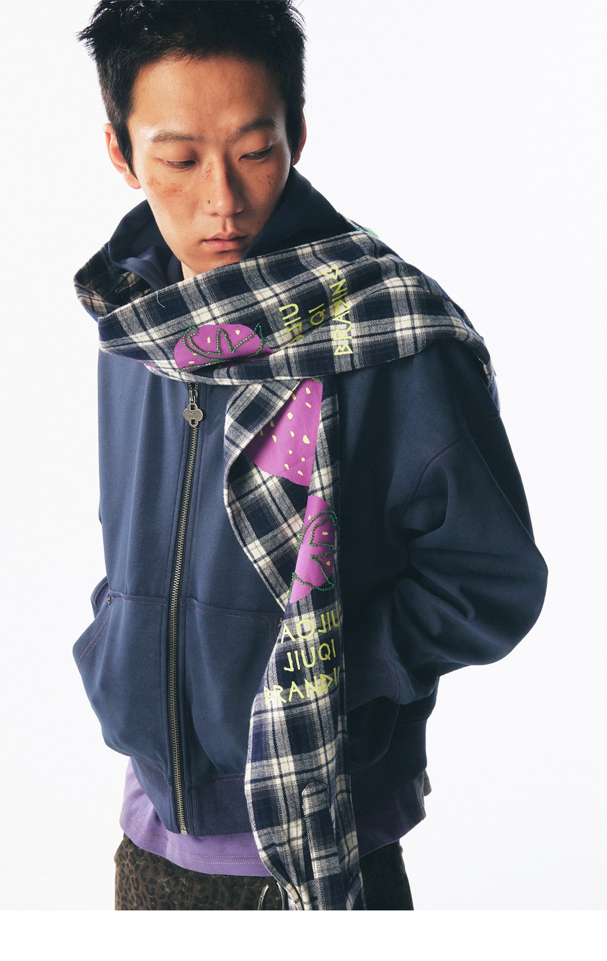 ビーズいちご柄プレイドフーディー