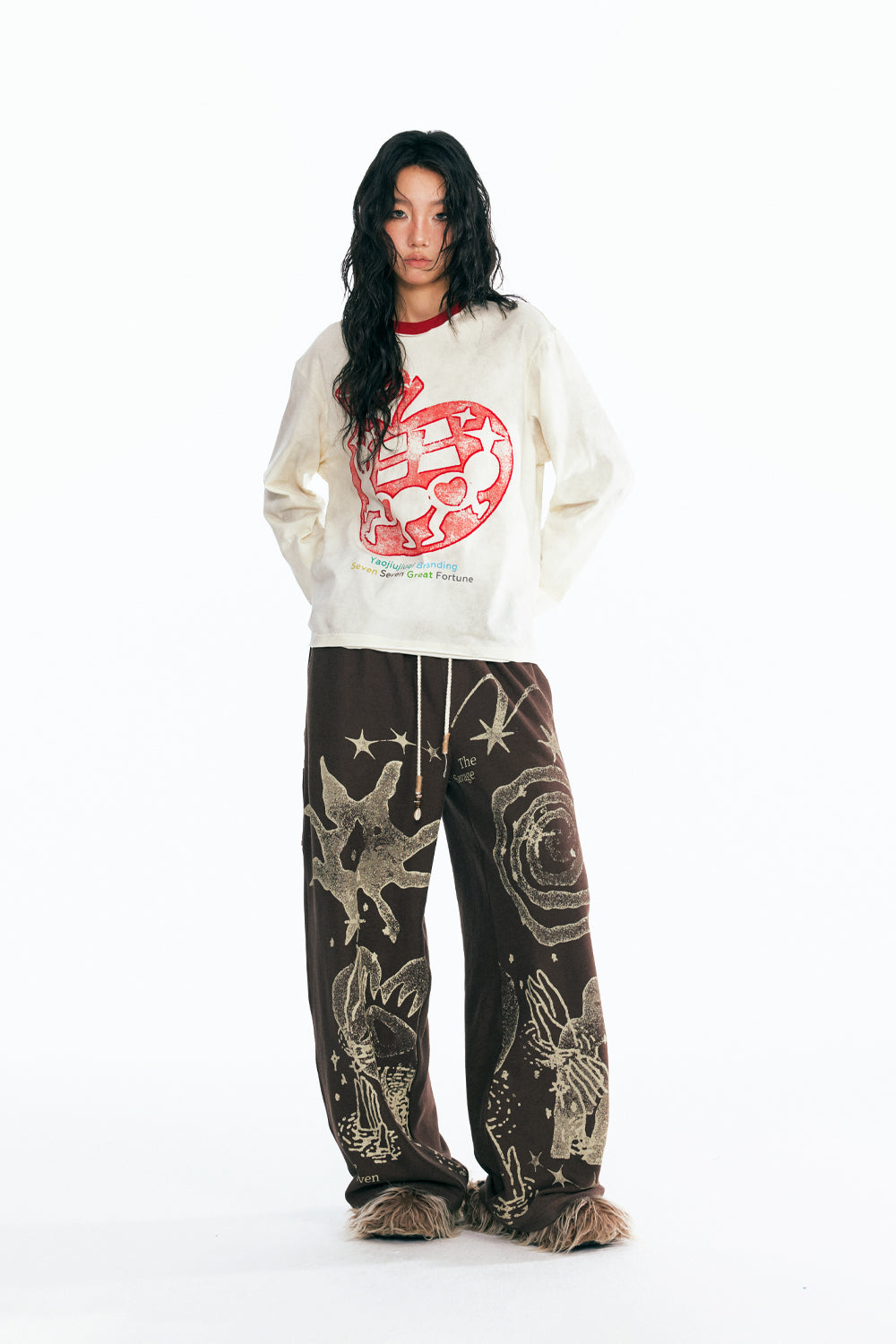 手描きリンゴの長袖Tシャツ