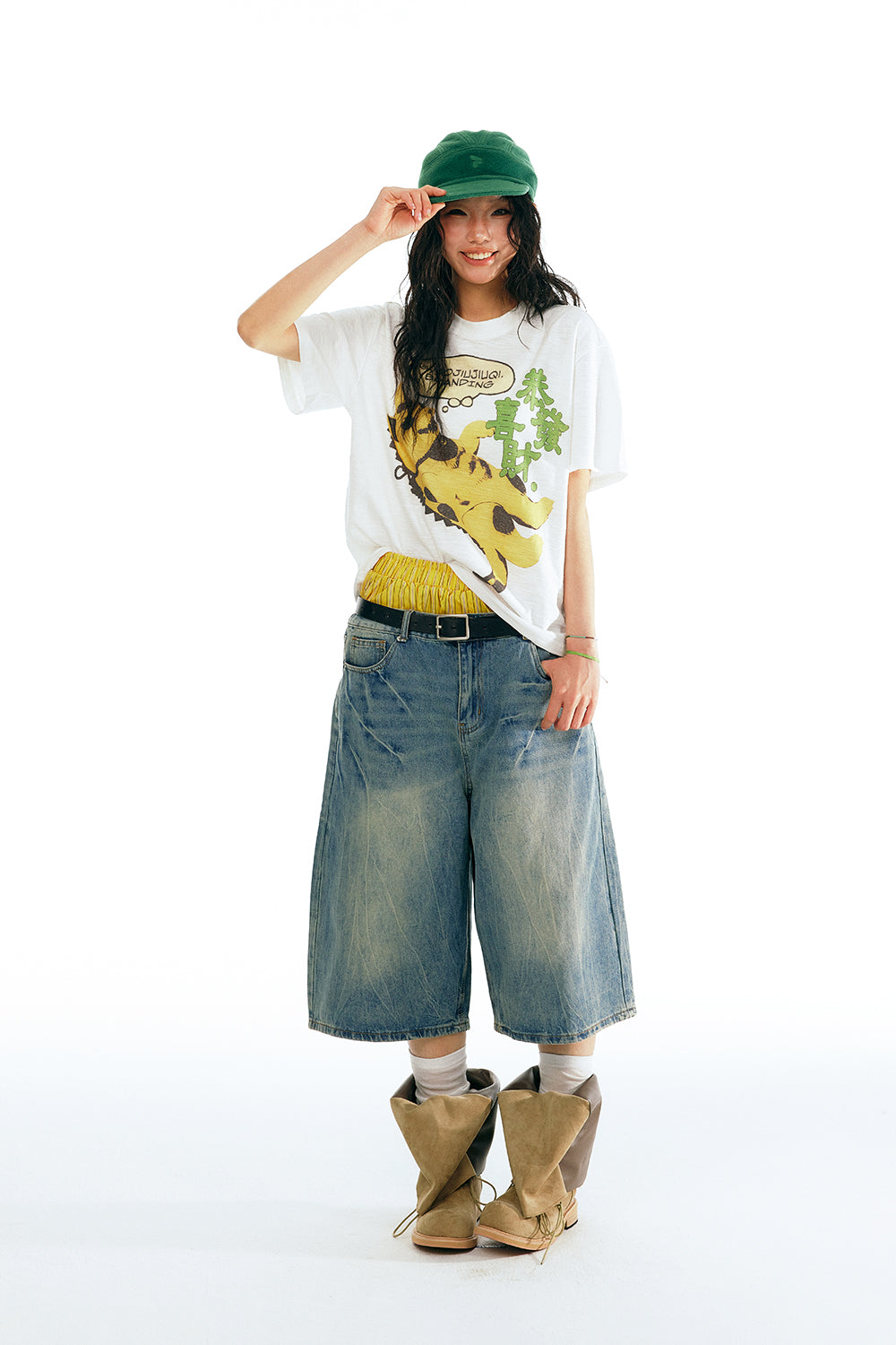 Golden Cat Falling Graphic Tee