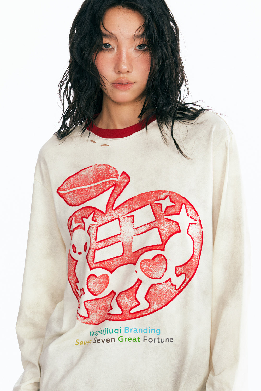 手描きリンゴの長袖Tシャツ