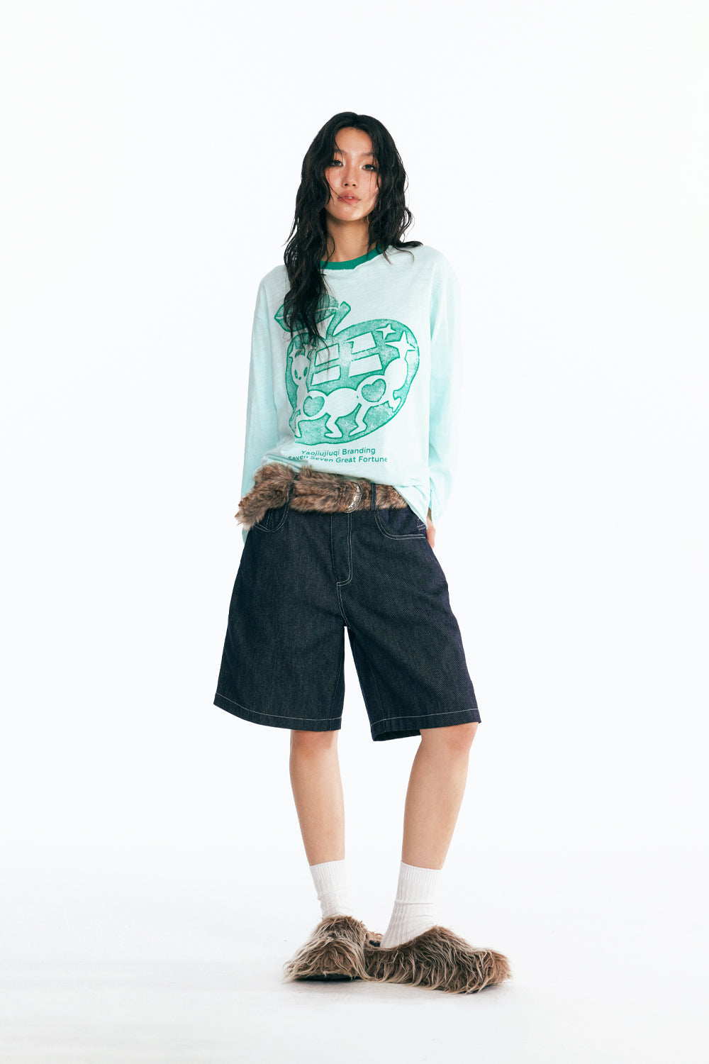 手描きリンゴの長袖Tシャツ